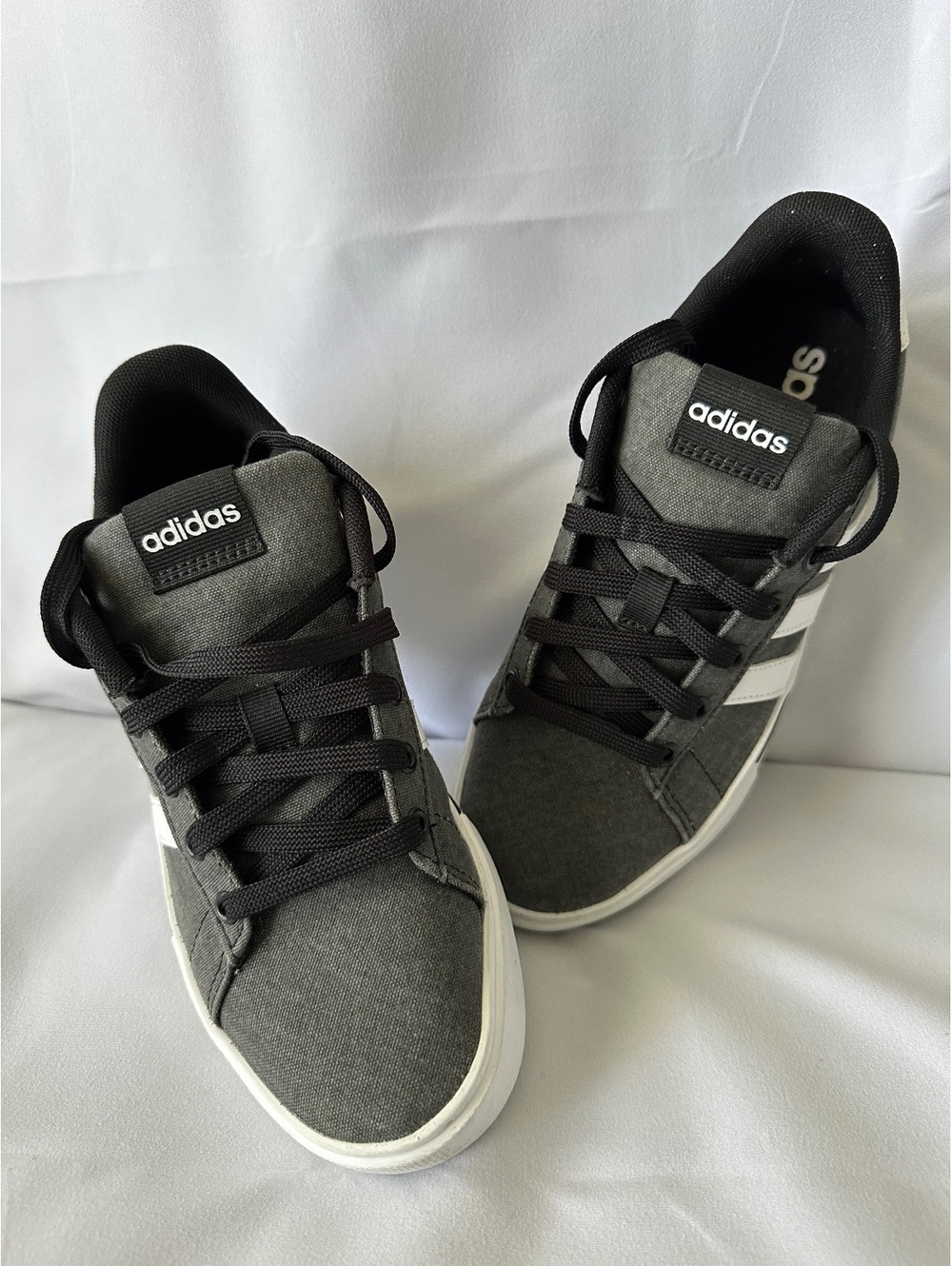 Adidas Women’s Size 5 Gray Black White Canvas Sneakers Lace Up Casual Shoes